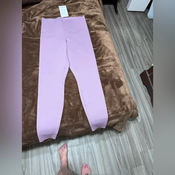 NWT woman’s size 12 Lululemon Lavender Lux purple Glow Up HR tight 28” - Picture 4 of 16